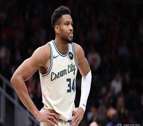 Shams：雄鹿希望延續(xù)“字母哥時(shí)代”，并和他爭(zhēng)奪第2個(gè)總冠軍