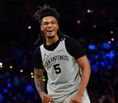 40+三雙！二年級(jí)的卡斯?fàn)枺降子卸喑錾?/>
                                </a>
                            </div>
                            <div   id=