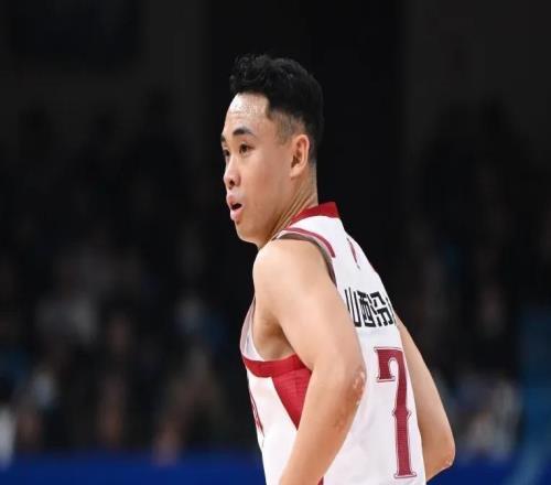 山西半場壓制廣廈！奈特+2替補(bǔ)齊爆，孫銘徽傷退，廣廈僅靠卡爾頓