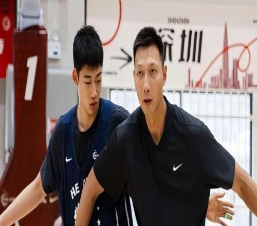 易建聯成為了一名籃球教練！