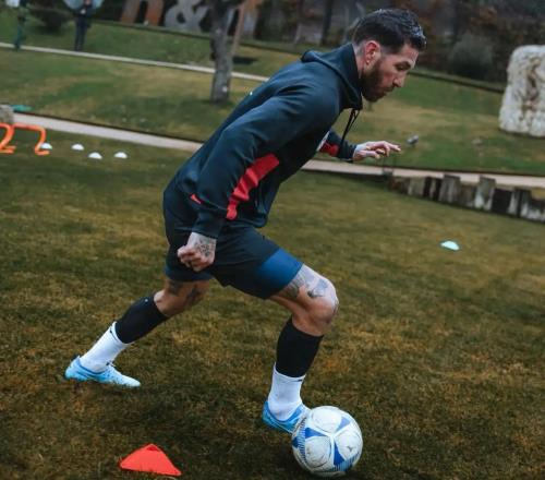 天壤之別：拉莫斯仍無球可踢，哈梅斯已找到新球隊