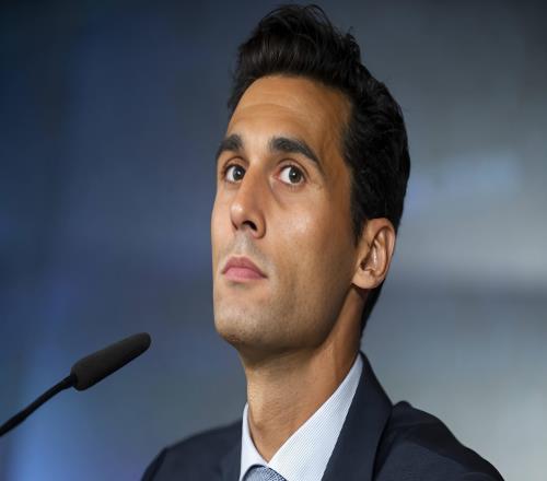 阿韋洛亞拿不到主力的信任，皇馬更衣室稱他只是“臨時主帥”