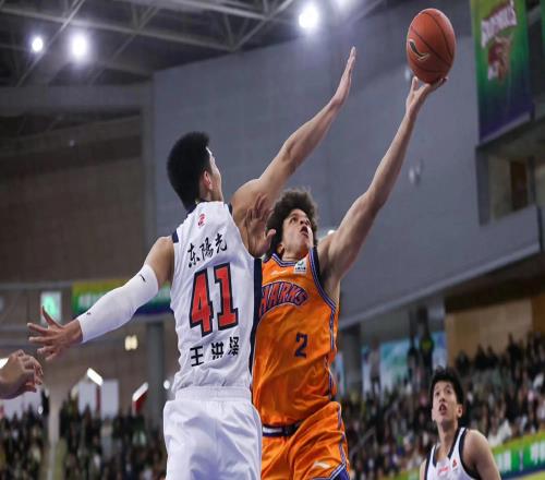 曝廣東宏遠將裁掉薩林杰！打不了高端局，防守太差