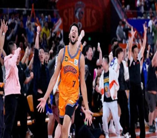 遼籃終于下狠手了！連簽兩大超級外援：楊鳴復出執教指日可待了