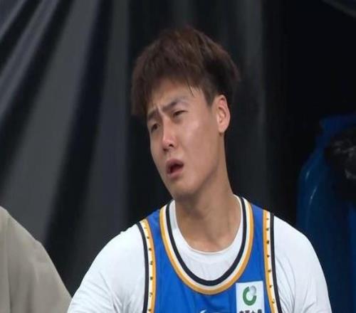 球迷熱議趙睿不當(dāng)言論禁賽3場罰款5萬“30歲的人了引以為戒吧”