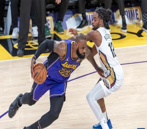 詹姆斯提前無緣最佳陣容評選，連續(xù)21年入選紀(jì)錄就此終結(jié)