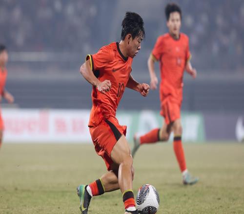 董路：我將在除夕官宣鄺兆鐳加盟中超球隊，相關俱樂部已允許