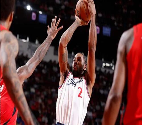 絕對核心的狀態出現下滑，快船的競爭力也隨即變得嚴重不足了