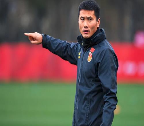 意外！曝足協(xié)曾接觸前中超新貴主帥，因報(bào)價(jià)太高才簽約邵佳一