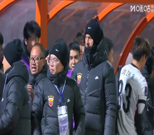 屢敗屢戰(zhàn)！不是每屆中超冠軍都特能輸，球迷：海港在亞冠展示風(fēng)范