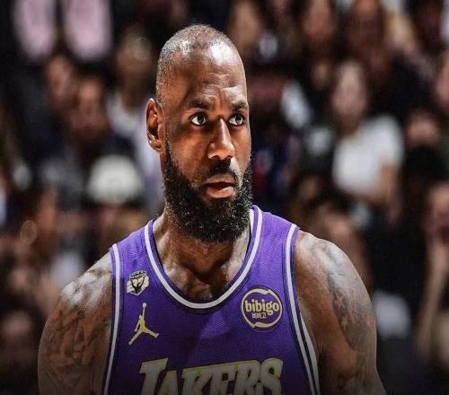 隊友被禁賽+起訴！詹姆斯徹底放棄了...