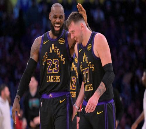 提前落選！詹姆斯連續(xù)21年的NBA歷史紀(jì)錄中斷，球迷：終于老了