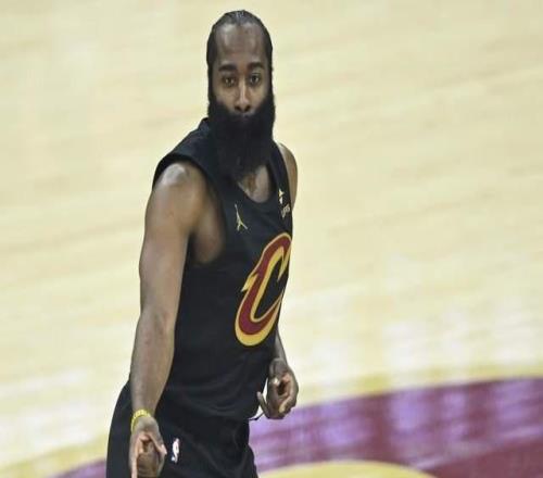 大爆發(fā)！騎士轟235打崩魚腩：神射手三分7中7，哈登11分8助