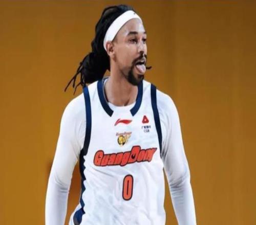 廣東隊開始放假，年輕球員二沙島加練，朱芳雨挑選國內(nèi)中鋒