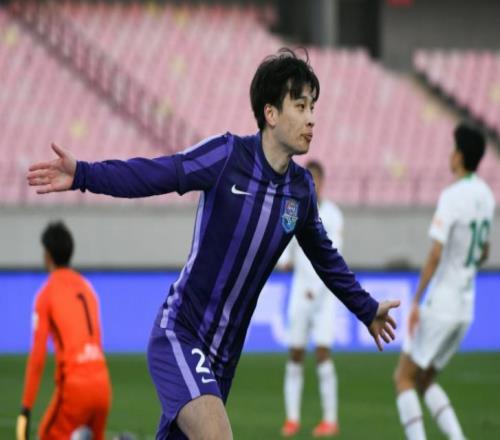 他是津門虎功勛后衛(wèi)，曾在J聯(lián)賽留洋，如今官宣加盟中甲球隊