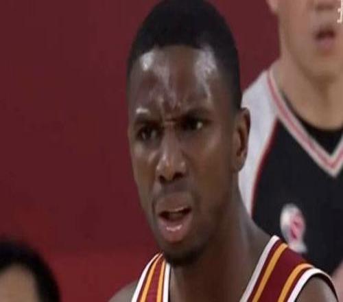 懷特塞德14分統(tǒng)治內(nèi)線，上海輕取山西衛(wèi)冕CBA俱樂部杯