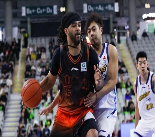 瓊斯首秀價值超過100萬獎金新元素預(yù)示山東男籃的未來