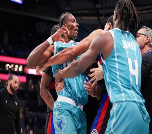 導火索，黃蜂隊迪亞巴特指責杰倫杜倫“用手推我的臉”引沖突