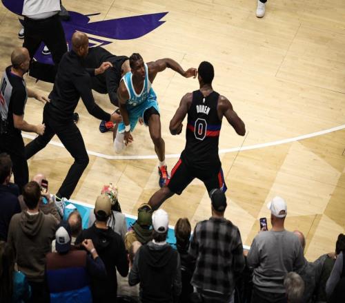 蜂塞斗毆處罰出爐！禁賽17場(chǎng)損失超150萬(wàn)追夢(mèng)鳴不平騎士成大贏家