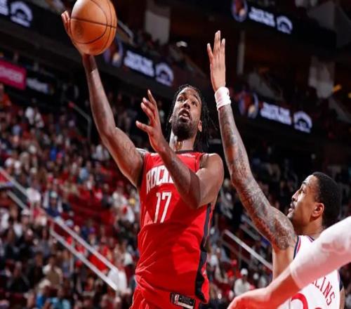 又上頭了！火箭鋒線新星在比賽閱讀能力方面的短板又一次被放大了