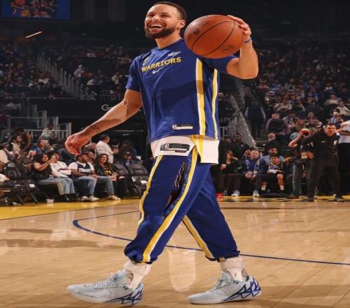 一年怒虧2個億，庫里和安德瑪的“孽緣”