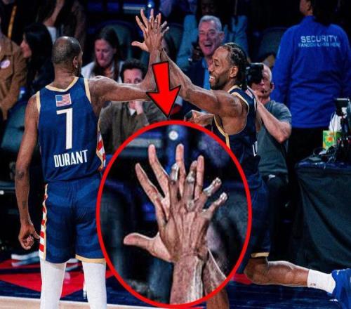 小卡與杜蘭特手掌對比驚人！看起來相當(dāng)于KD兩倍大歷史排名第9