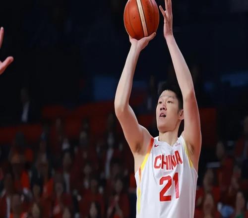 浙江雙雄太好用！胡金秋統(tǒng)治籃下，朱俊龍鎖渡邊雄太，2人搶21板