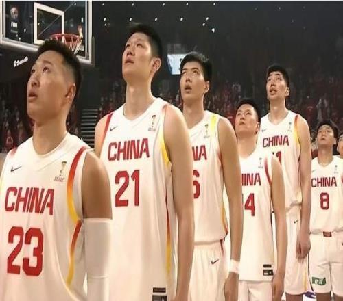 為中國(guó)男籃將帥評(píng)分：胡金秋滿(mǎn)分郭士強(qiáng)及格張鎮(zhèn)麟0分