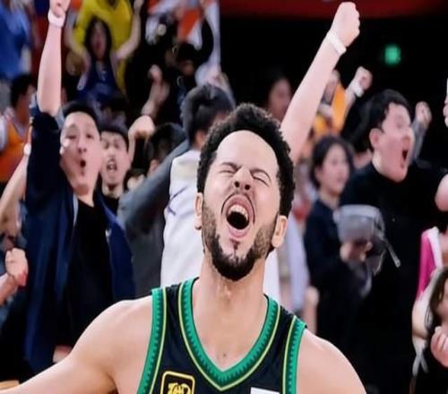 終于來了！遼籃新援抵達沈陽，三分命中率高，烏戈放手沖季后賽吧