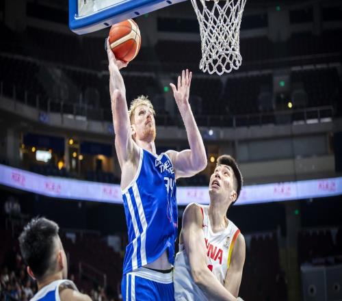 體力不支，高柏鎧全場出戰36分鐘&投籃14中8，得到19分11籃板