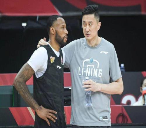 廣東男籃三冠功勛成為教練，上海外援回歸困難，四川又成全華班