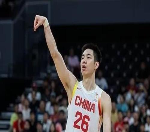 神射手！朱俊龍出場29分鐘，三分6中5得到19+4+2