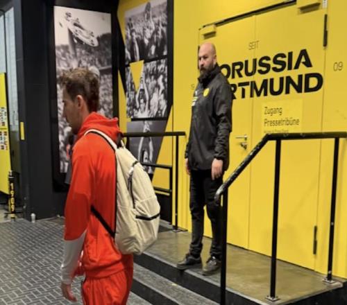 在德國國家德比中僅出場三分鐘，格雷茨卡賽后情緒低落