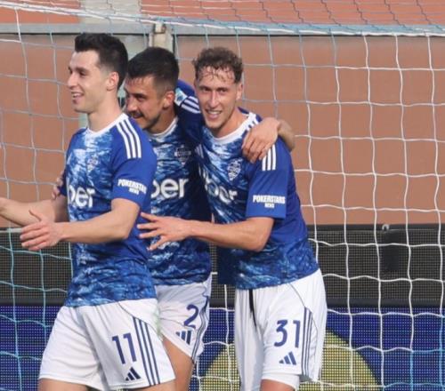 01到31！意甲黑馬逆襲，法布雷加斯率隊兩連勝，超越尤文圖斯