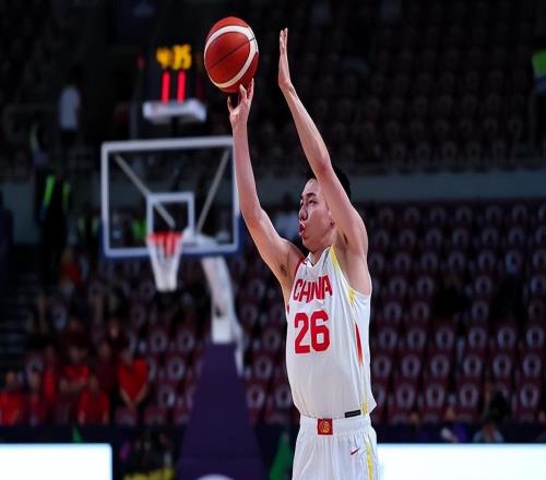 10093洗刷13年前恥辱！2場大逆轉，中國男籃再贏日本就提前晉級