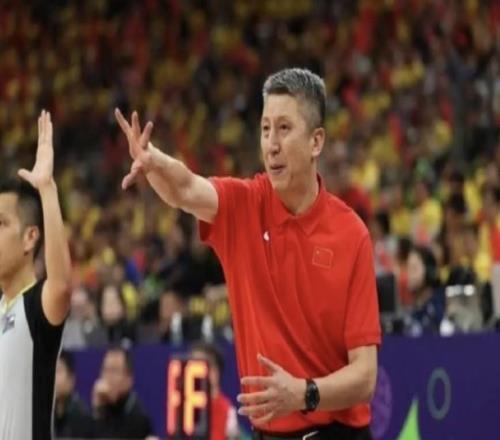 郭士強：中國男籃非常團結，連續兩場逆轉依靠為國而戰的信仰