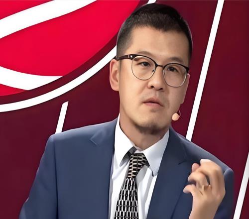 有意思！周琦解說中國男籃，比賽還沒開始，卻遭到楊毅調侃