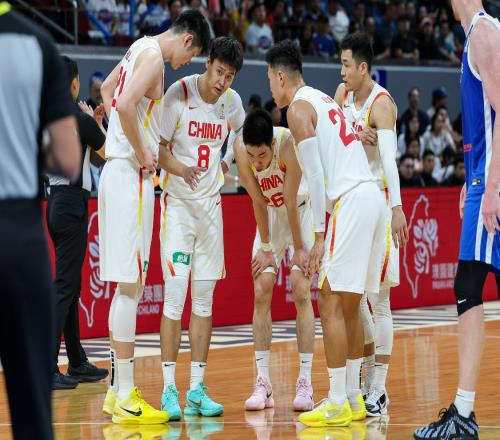 驚險翻盤！男籃差點翻船，趙繼偉超遠三分救主，兩連勝到手