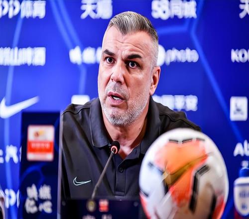 斯盧茨基暫時離開申花隊！已直接現(xiàn)身超級杯現(xiàn)場，引發(fā)熱議