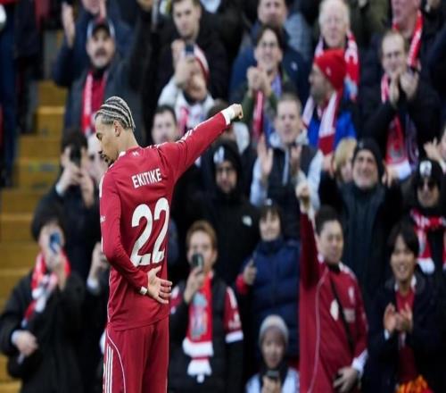 利物浦夢幻開局！埃基蒂克5分鐘閃擊，破28天球荒，豎拇指慶祝