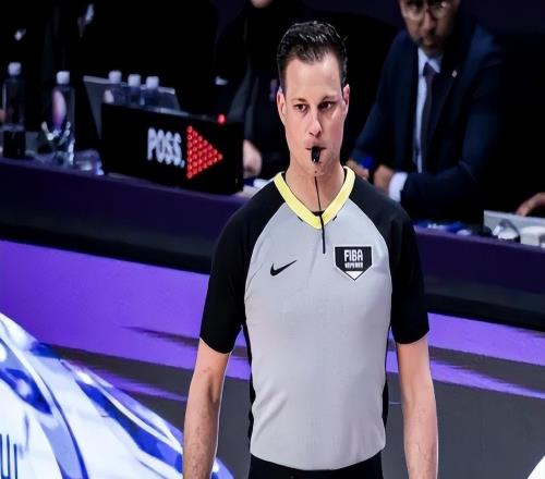 真相曝光！國際籃聯根本不是認錯，吹中國黑哨的裁判，恐全身而退