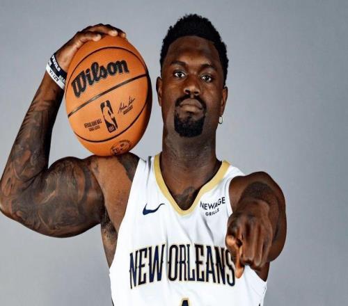 錫安11分鐘右腳踝扭傷退賽：已連續出戰35場創生涯最長紀錄