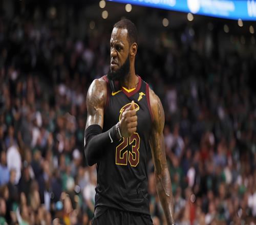 科比前隊友：詹姆斯51分太強了！G1不改判系列賽完全不同！