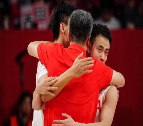 熱血逆轉！中國男籃取世預賽兩連勝，重新贏回出線主動權