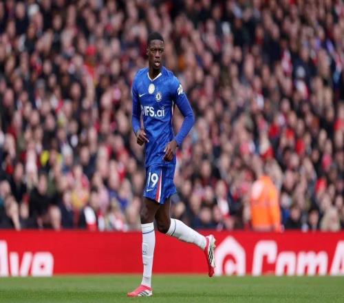 內維爾：馬馬杜薩爾做得不錯，今天他可以昂首離開