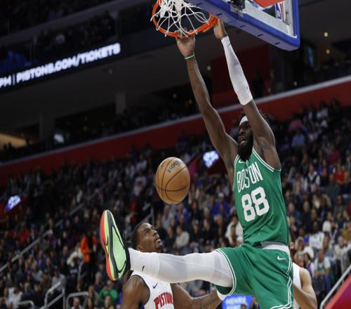 大爆發！單場轟下27+17打爆76人，這可是二輪秀，不愧是綠軍啊