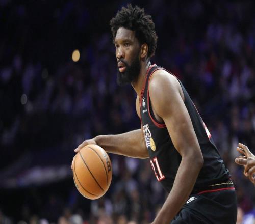 搞笑，恩比德受傷后，隊友：想用泡泡床單把他裹起來，然后擁抱他