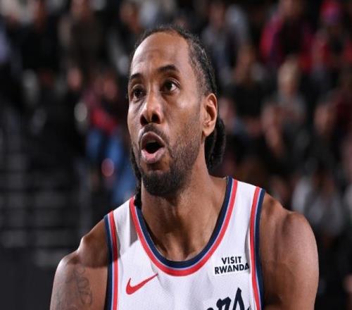 小卡復出23分創(chuàng)紀錄！快船雙殺鵜鶘終結(jié)連敗科林斯鄧恩末節(jié)傷退