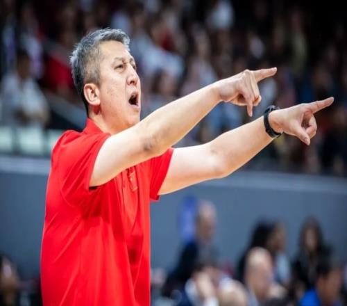 男籃世預賽后大名單或變動！郭士強該下狠手了：張鎮(zhèn)麟恐被淘汰