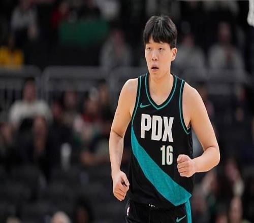 又是折返跑的一天，楊瀚森登場6分鐘1中0得到1板1助&遭隔扣